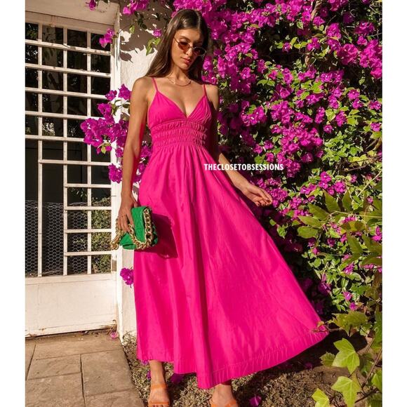 ZARA BLOGGER FAVE!!! V-Neck Dress with Smocked Detail LAST ONE!!! - Picture 4 of 16